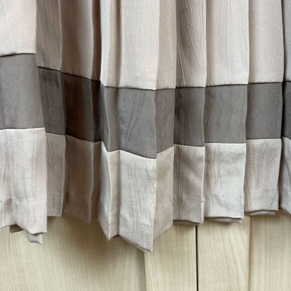 Vintage Andrea Gayle Pleated Skirt in Tan, size 10P - VGUC - Picture 5 of 11